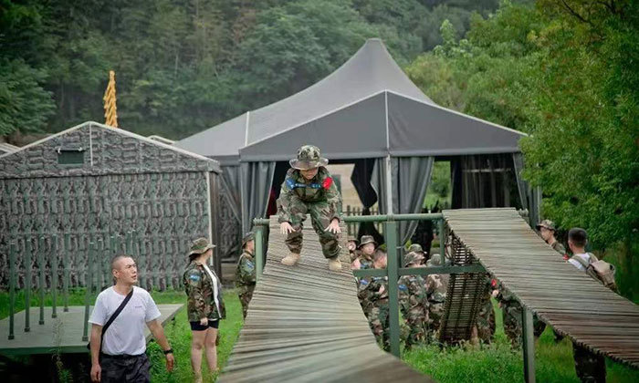 潜派旅行